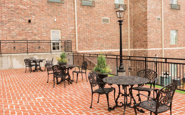 Chateau Saint Denis Hotel