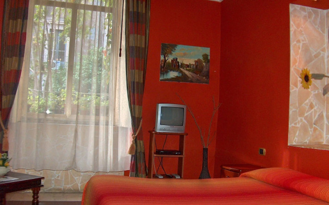 Holland International Rooms