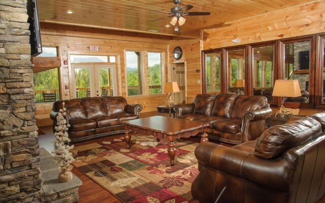 Foxwood Mansion - Fourteen Bedroom Cabin