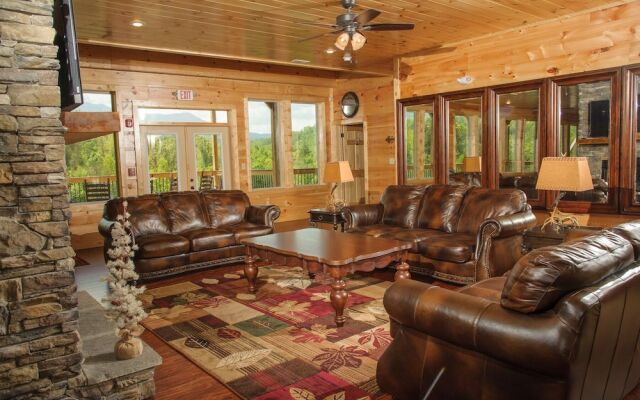 Foxwood Mansion Fourteen Bedroom Cabin