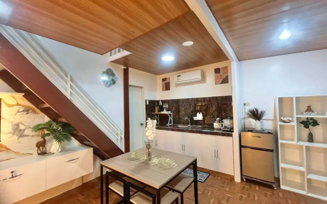 Bloomstone Urban Chill Cabin