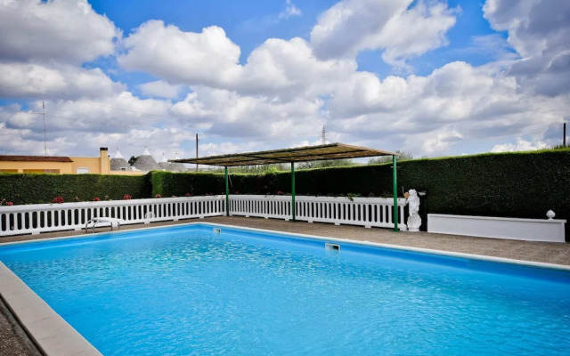 I Cinque Trulli with Swimming Pool