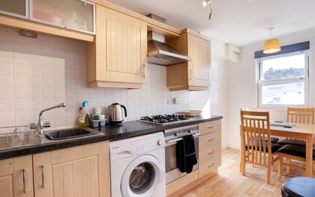 Simplistic Holiday Home in Cheltenham With Garden