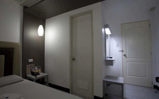 Hotel 99 Quiapo Manila