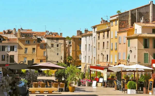 Place des Cardeurs Apartment