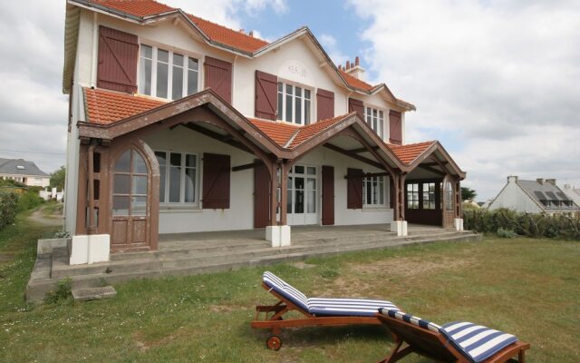 Impressive Villa With Sea View in Clohars-carnoët