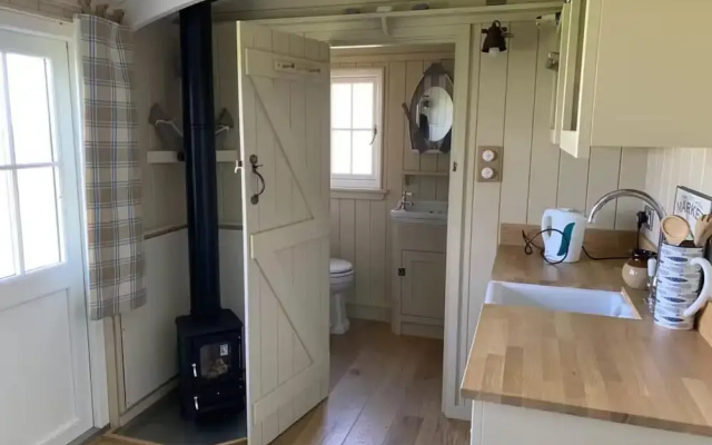 Country House Near Mawgan Porth, No Deposit