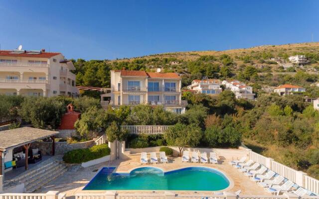 Residence Villa Irena Apartments