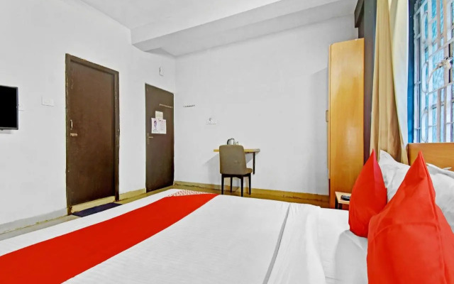 OYO 82317 Amaris Stay Hub