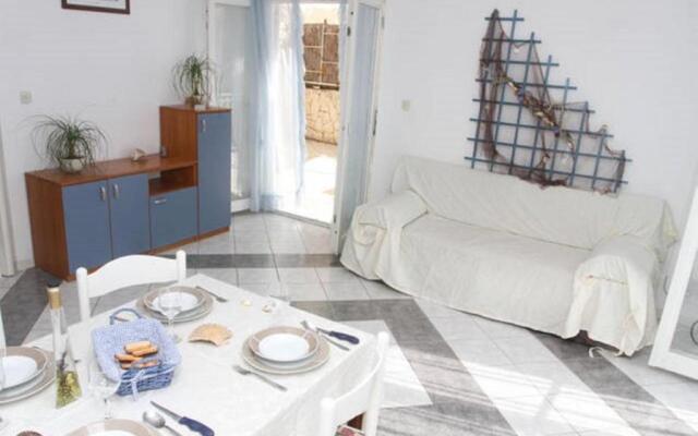 Lana Apartments