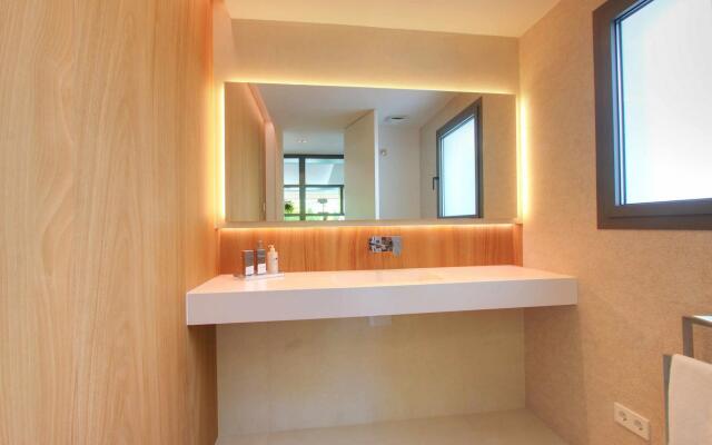 2244 - Modern Villa Puerto Banus