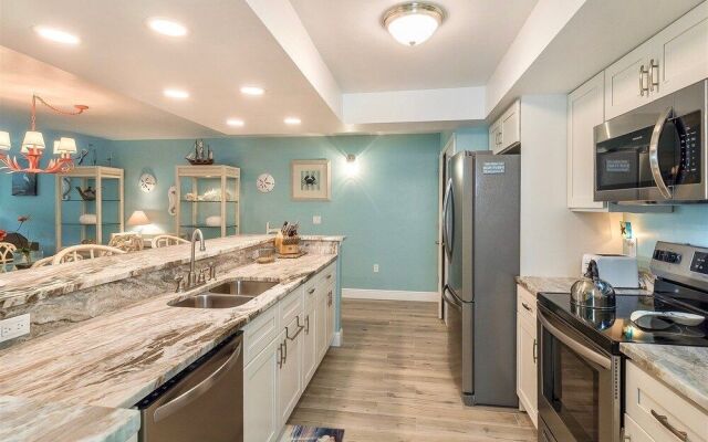 Shorewood Condos by Dream Vacation Rentals