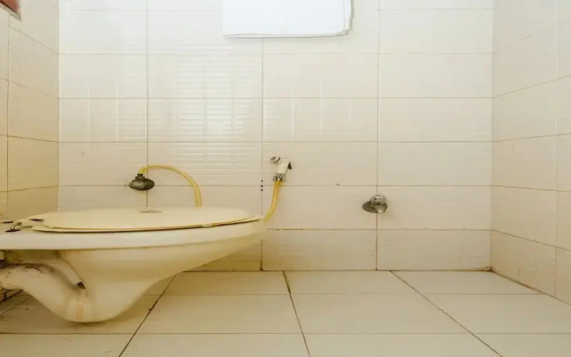 The Grand Mid Way by OYO Rooms