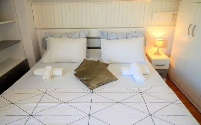 Sea View Apartment on Walking Distance to sea