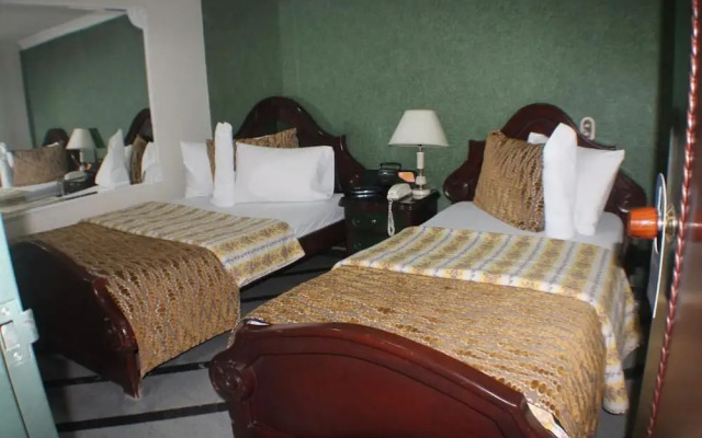 Lafont Park Hotel