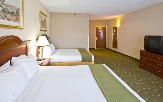 Holiday Inn Express Suites Live Oak