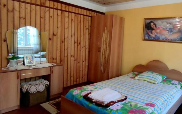 Guest House on Sukhumskoye shosse 17