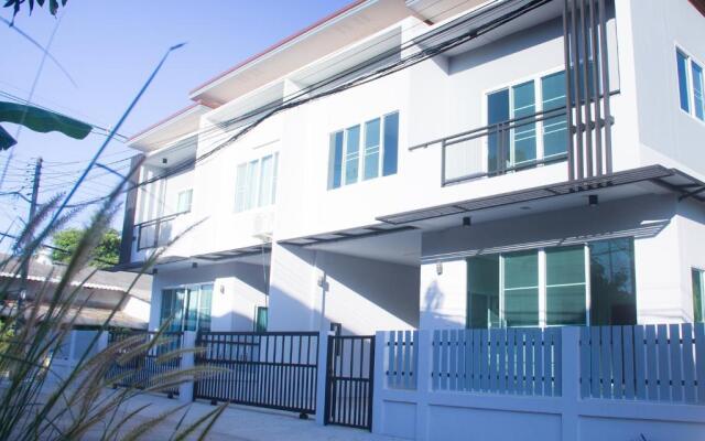 SomJai House