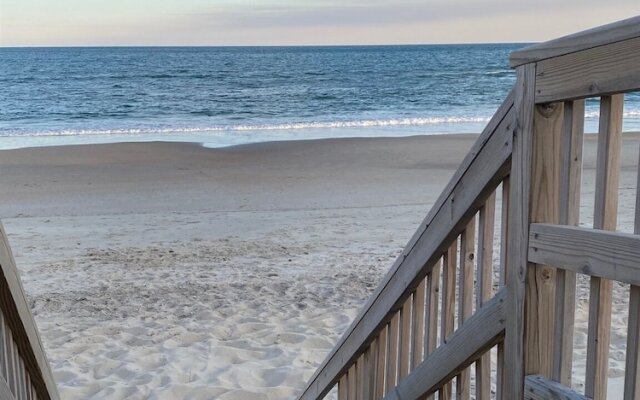 8 The Boat House Studio Bedroom Condo by RedAwning