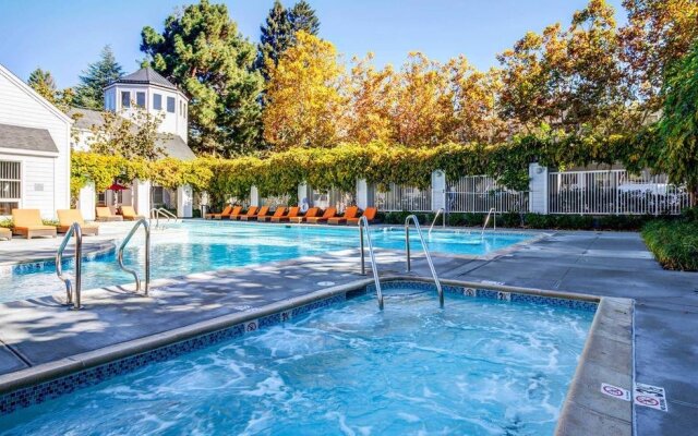 Global Luxury Suites at Castro Street