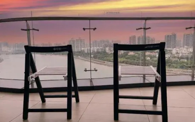 Haikou Qixi Homestay （Xinyi Island Bihai Silver Beach Branch）