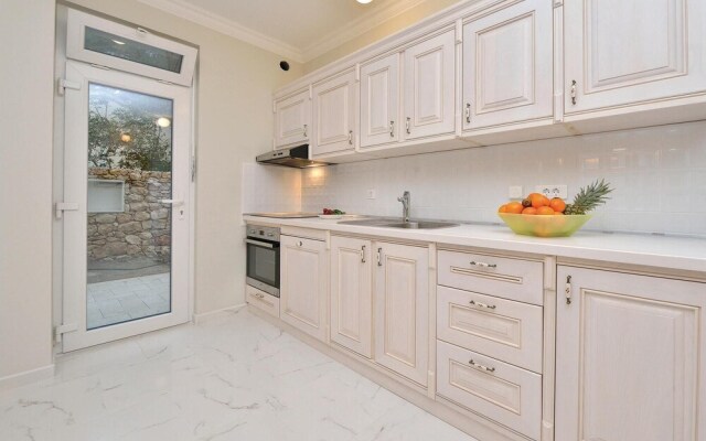 Awesome Home in Kosljun With Wifi and 7 Bedrooms