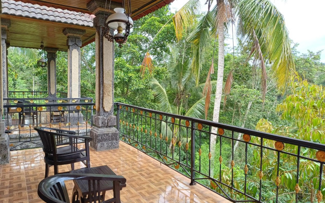 Puri Saron Hotel Madangan