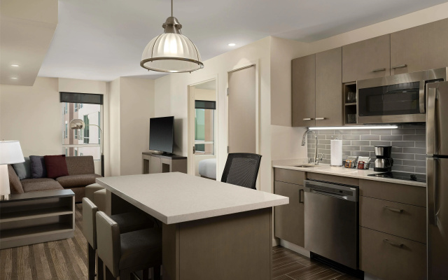 Hyatt House LA - University Medical Center