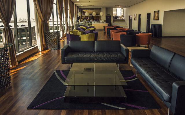 Borneo Vista Suites Hotel