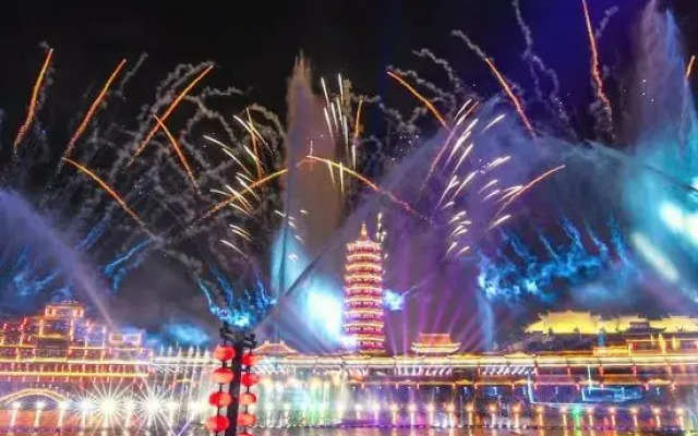 Taihu Lake Traditional Water Town Inn