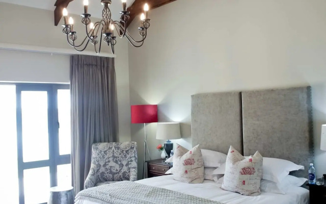 Under Oaks Guest House