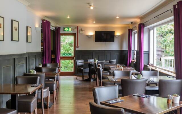 Loch Leven Hotel & Distillery