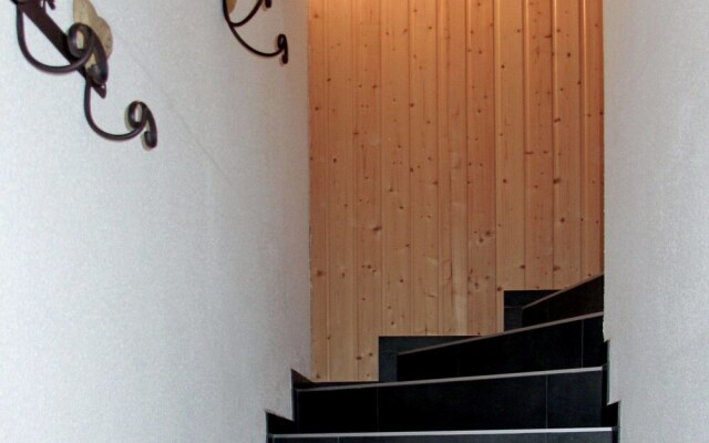 Hiboux Vex in Vex With 5 Bedrooms and 3 Bathrooms