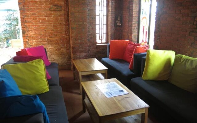 Oasis Bar and Hostel