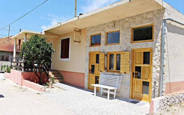 Studio Apartman Zara