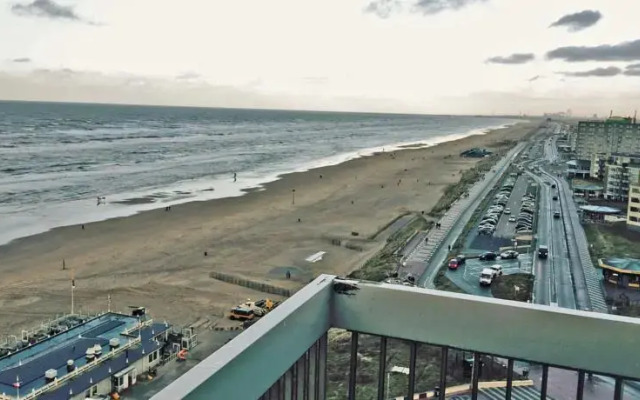 Lionsdune Beach