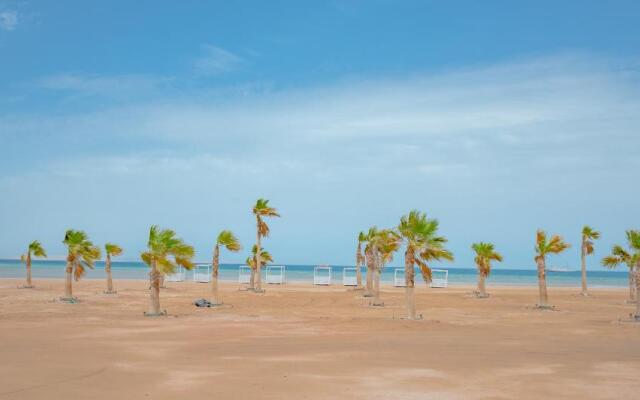 Seaview 3 BR with Beach & Pool access BBQ in Mangroovy