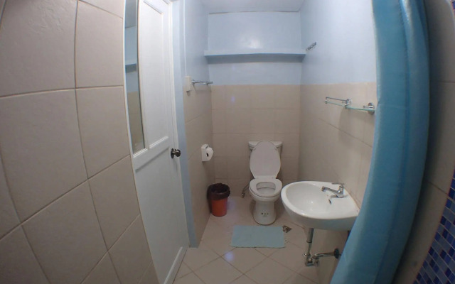 Pescadores Seaview Suites Moalboal