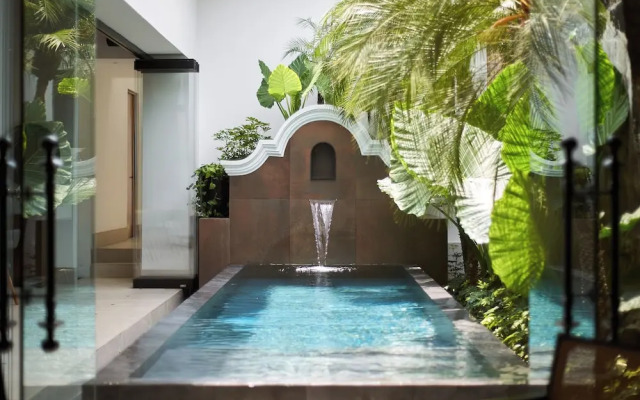 Singular Signature Residences