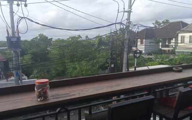 Oyo 90195 The Koi Guest House