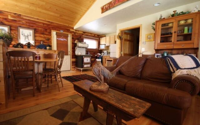 Paradise Gateway B&B and Vacation Homes