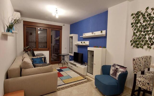 Lovely Flat with Balcony and Sea View in Becici
