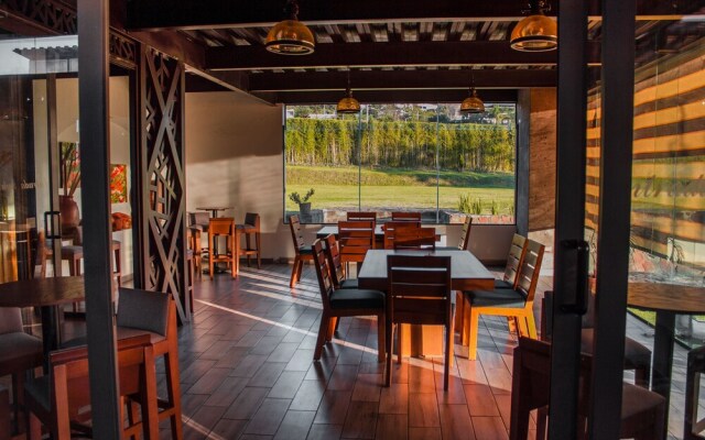 Hotel Rancho Tabachines