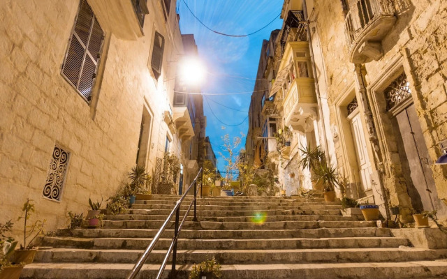 Senglea, Typical Seaview Townhouse