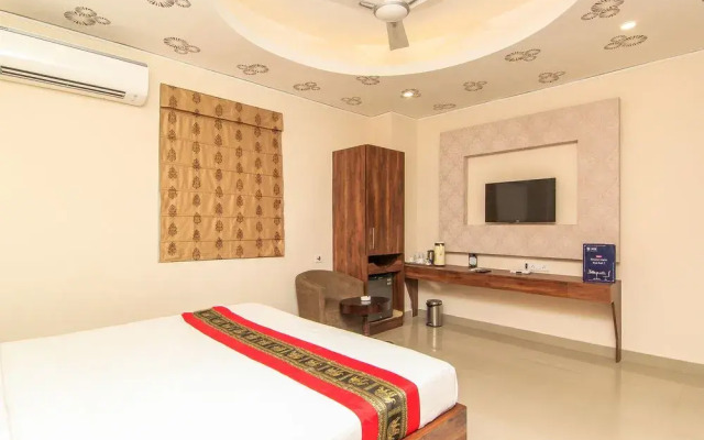 OYO 4975 Hotel Buddha Residency
