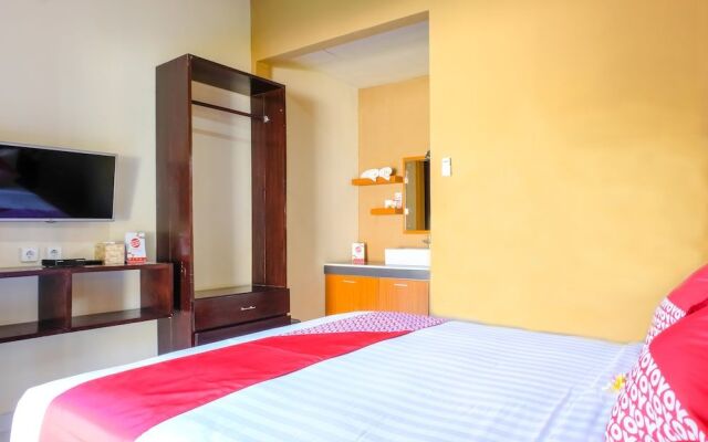OYO 992 Semilir Senggigi Inn