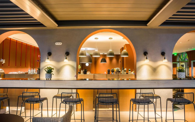 Aenos Hotel
