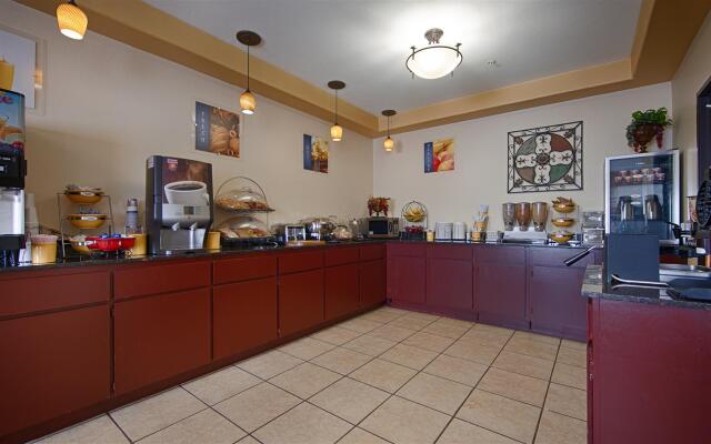 Best Western Greentree Inn & Suites