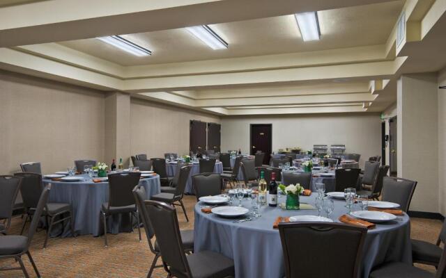 Oxford Suites Downtown Spokane