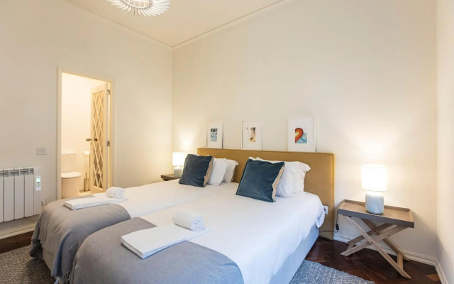 Tasteful 2BR Flat in Art District by LovelyStay